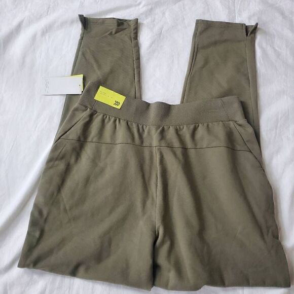 NWT All in Motion green highrise taper pant Medium - Picture 10 of 10